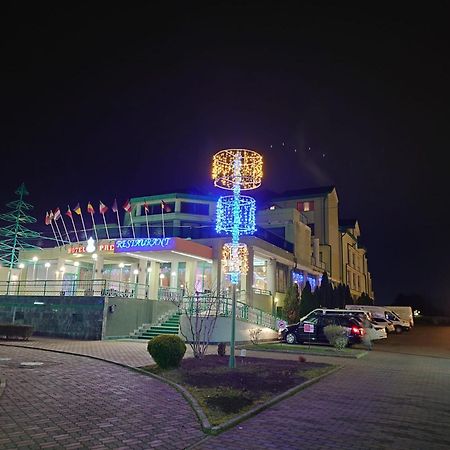 Hotel President Arad Kültér fotó