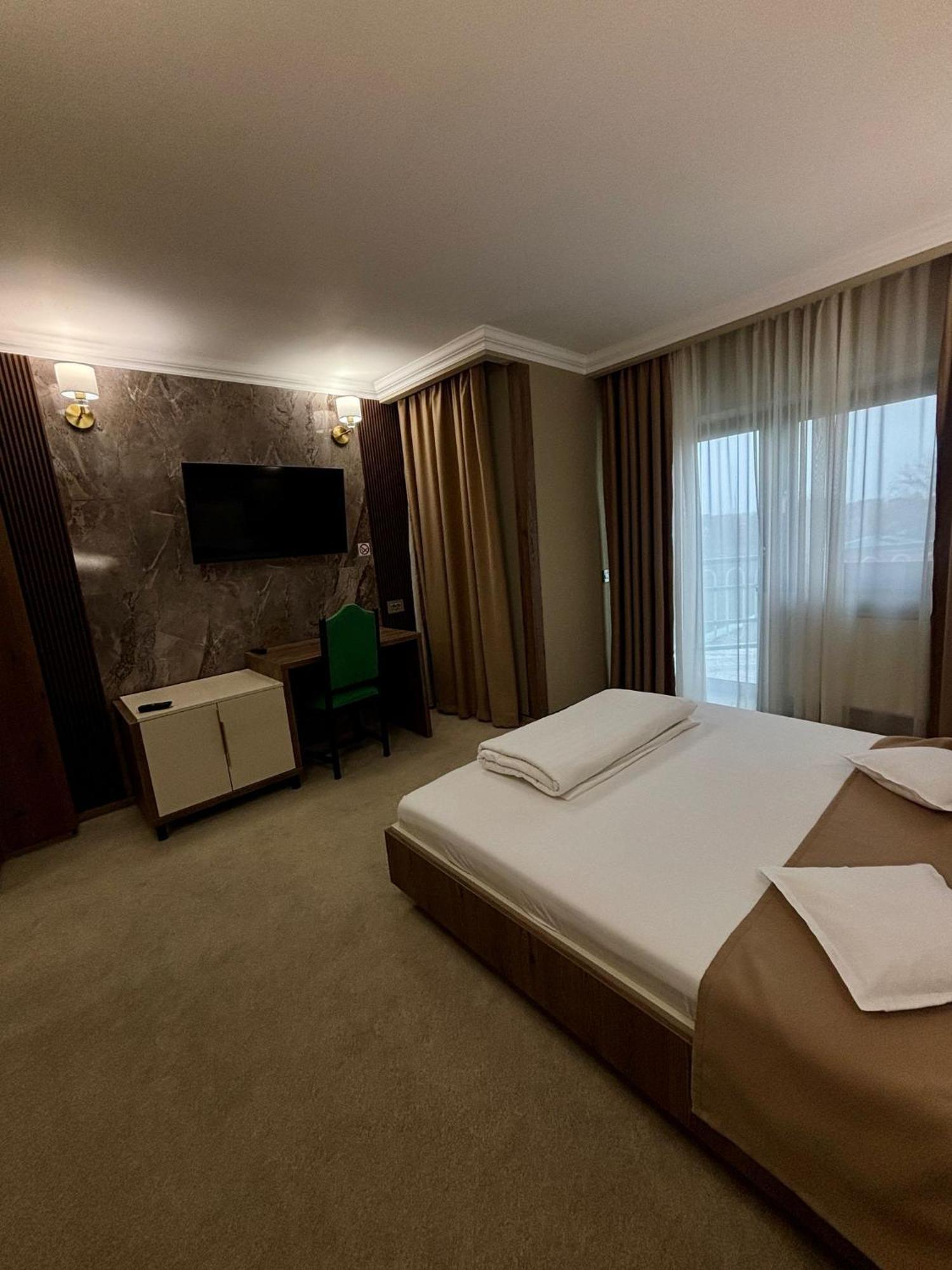 Hotel President Arad Kültér fotó
