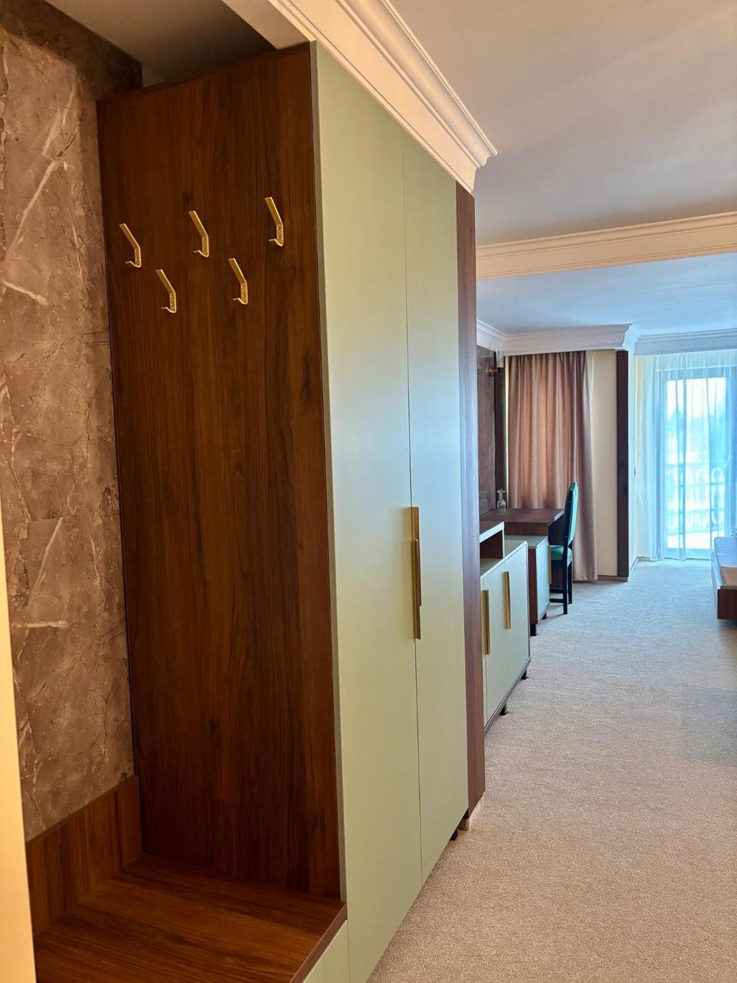 Hotel President Arad Kültér fotó