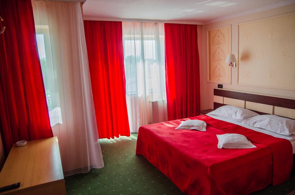 Hotel President Arad Kültér fotó